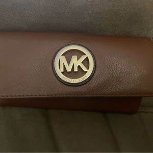 Michael Kors tan leather wallet
